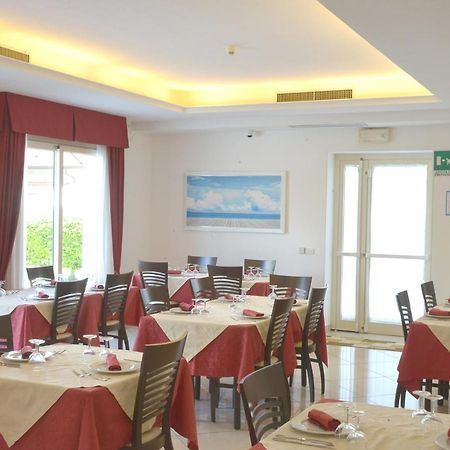 Hotel Pigalle Forte dei Marmi Exterior photo
